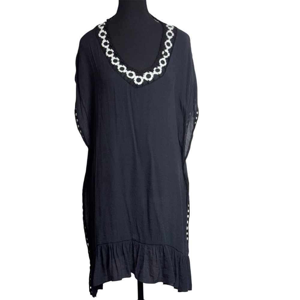 💐Wayan Black Short Sleeve Ruffled Tunic with White Accents OS Semi Sheet Beachy